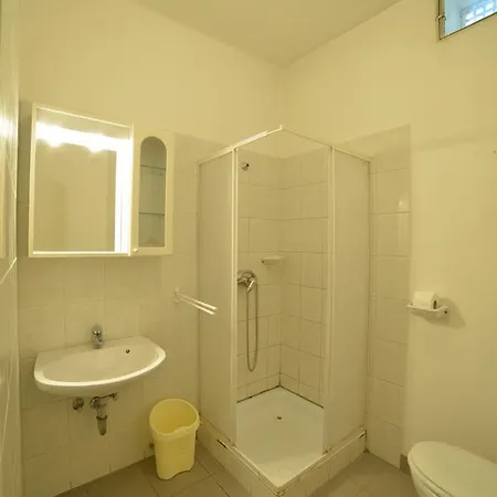 Fremon Munkasszallo Hostel