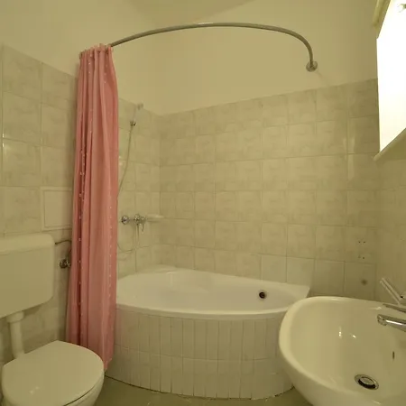 Fremon Munkasszallo *