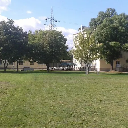 Fremon Munkasszallo Hostel