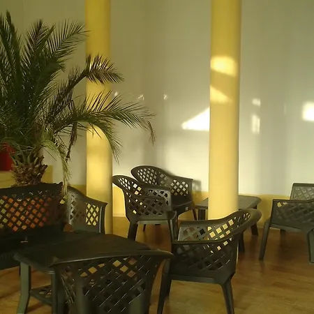 Fremon Munkasszallo Hostel Berente