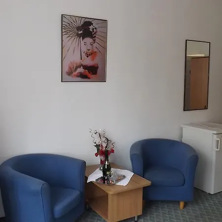 Fremon Munkasszallo Hostel *