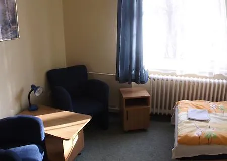 Fremon Munkasszallo * Berente