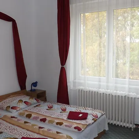 Fremon Munkasszallo *