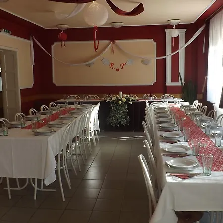 Fremon Munkasszallo Hostel