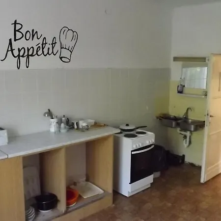 Fremon Munkasszallo Hostel