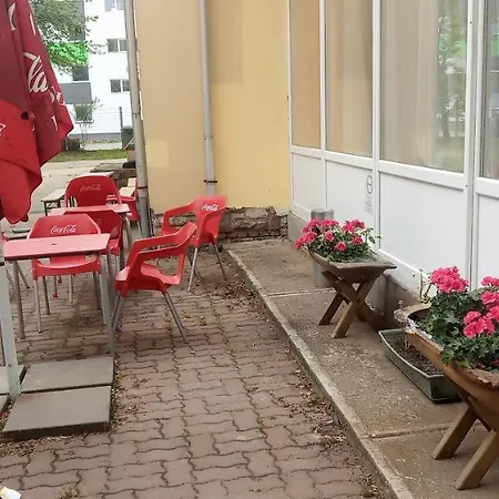 Fremon Munkasszallo Hostel Berente