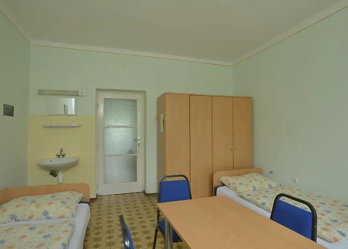 Fremon Munkasszallo *