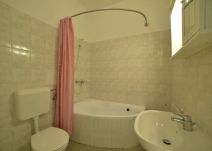 Fremon Munkasszallo *