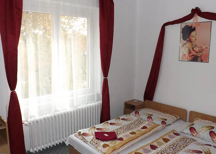 Fremon Munkasszallo * Berente