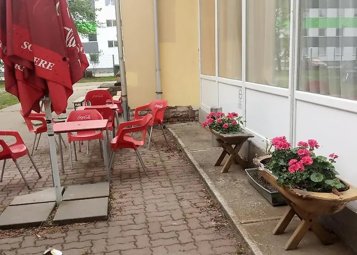 Fremon Munkasszallo Vandrerhjem Berente